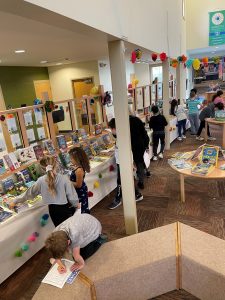 Hudson Montessori School | Co-Curricular