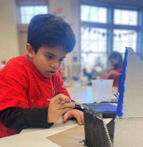 Hudson Montessori School | Co-Curricular