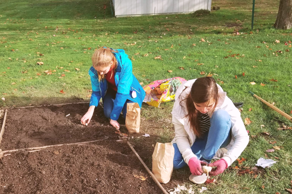 Hudson Montessori School | Karen – home