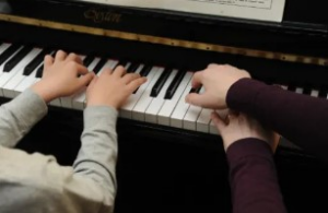Hudson Montessori School | Piano at COM